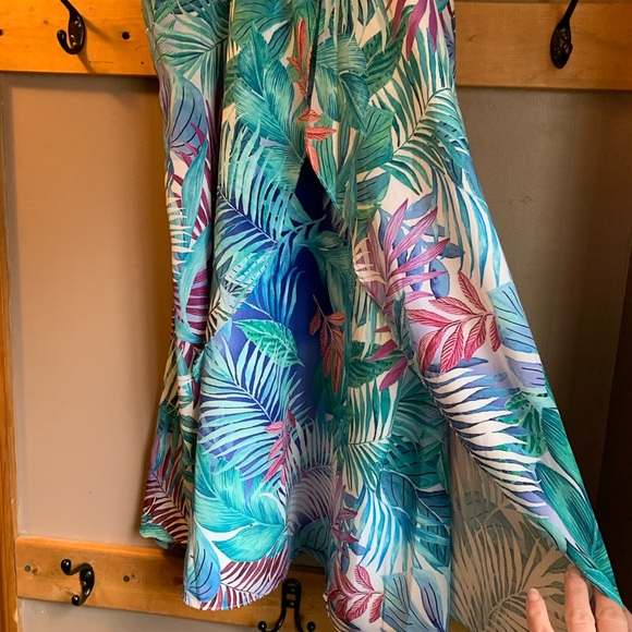 Do + Be Tropical Dress - Picture 2 of 5